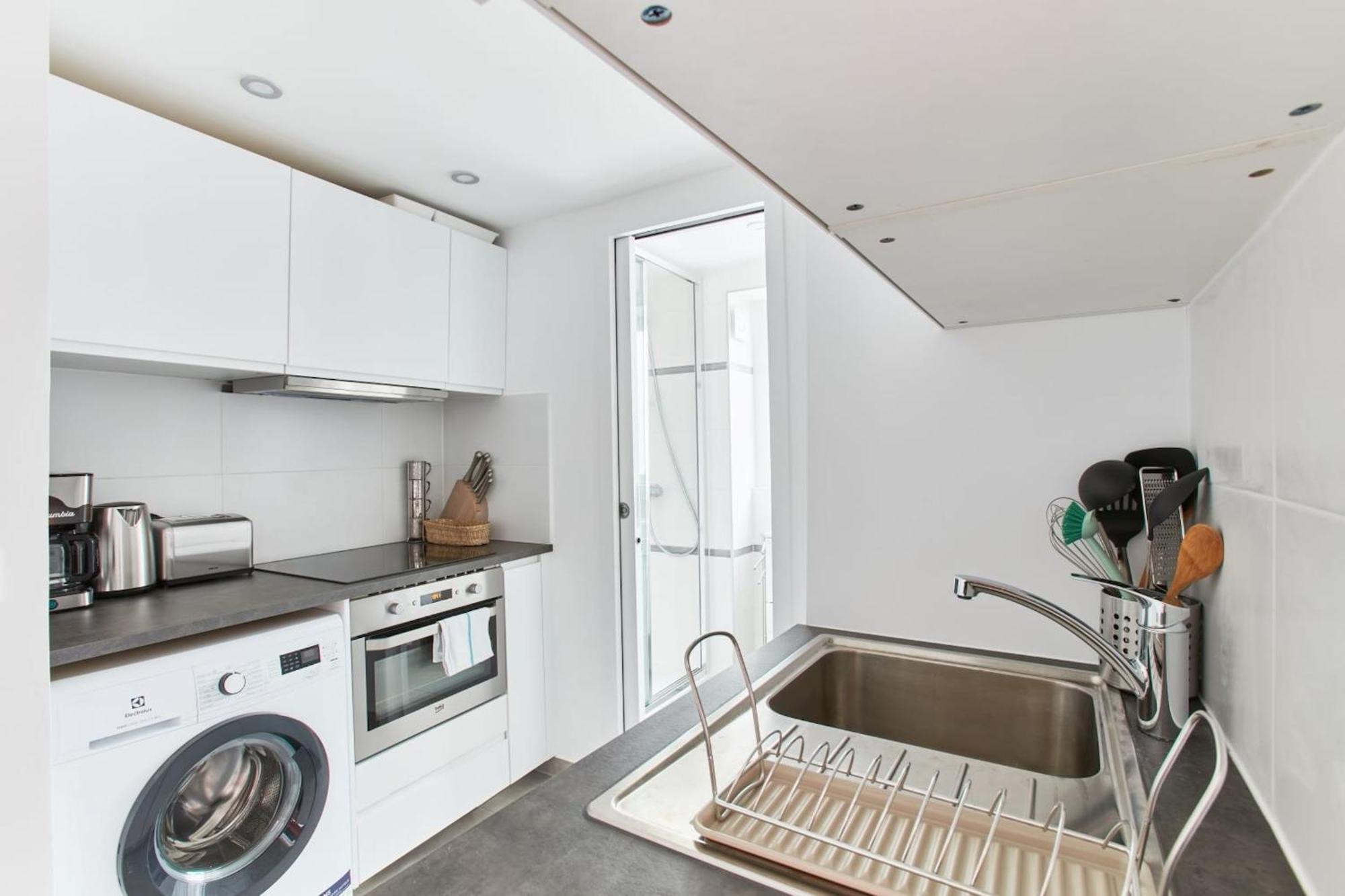 Montmartre & Sacre-Coeur Basilica - 1Br - Cityapartmentstay ปารีส ภายนอก รูปภาพ