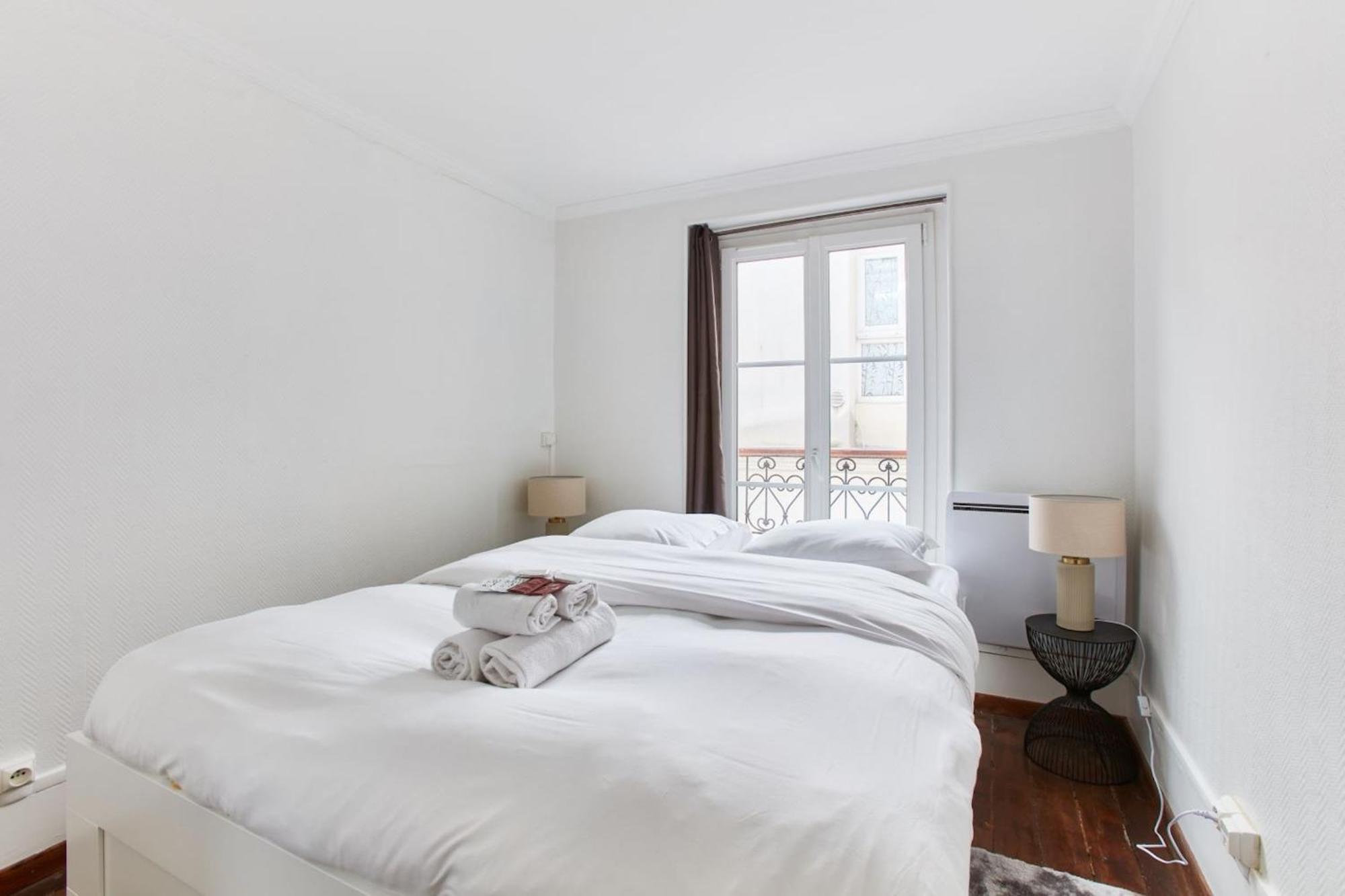 Montmartre & Sacre-Coeur Basilica - 1Br - Cityapartmentstay ปารีส ภายนอก รูปภาพ