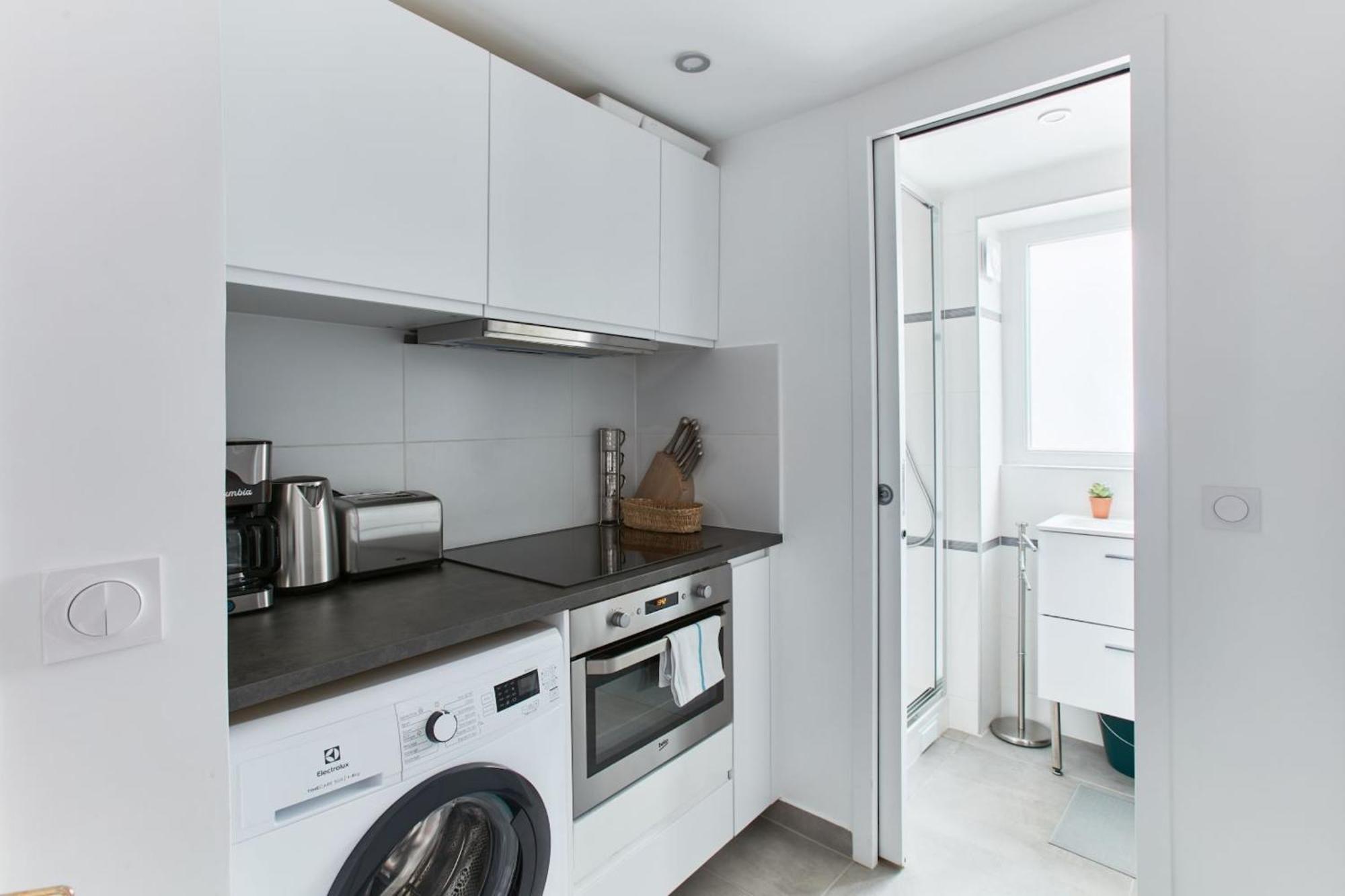 Montmartre & Sacre-Coeur Basilica - 1Br - Cityapartmentstay ปารีส ภายนอก รูปภาพ